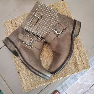 Steve Madden Shoes - Trading dont buy Steve Madden Shoes - Trading dont buy